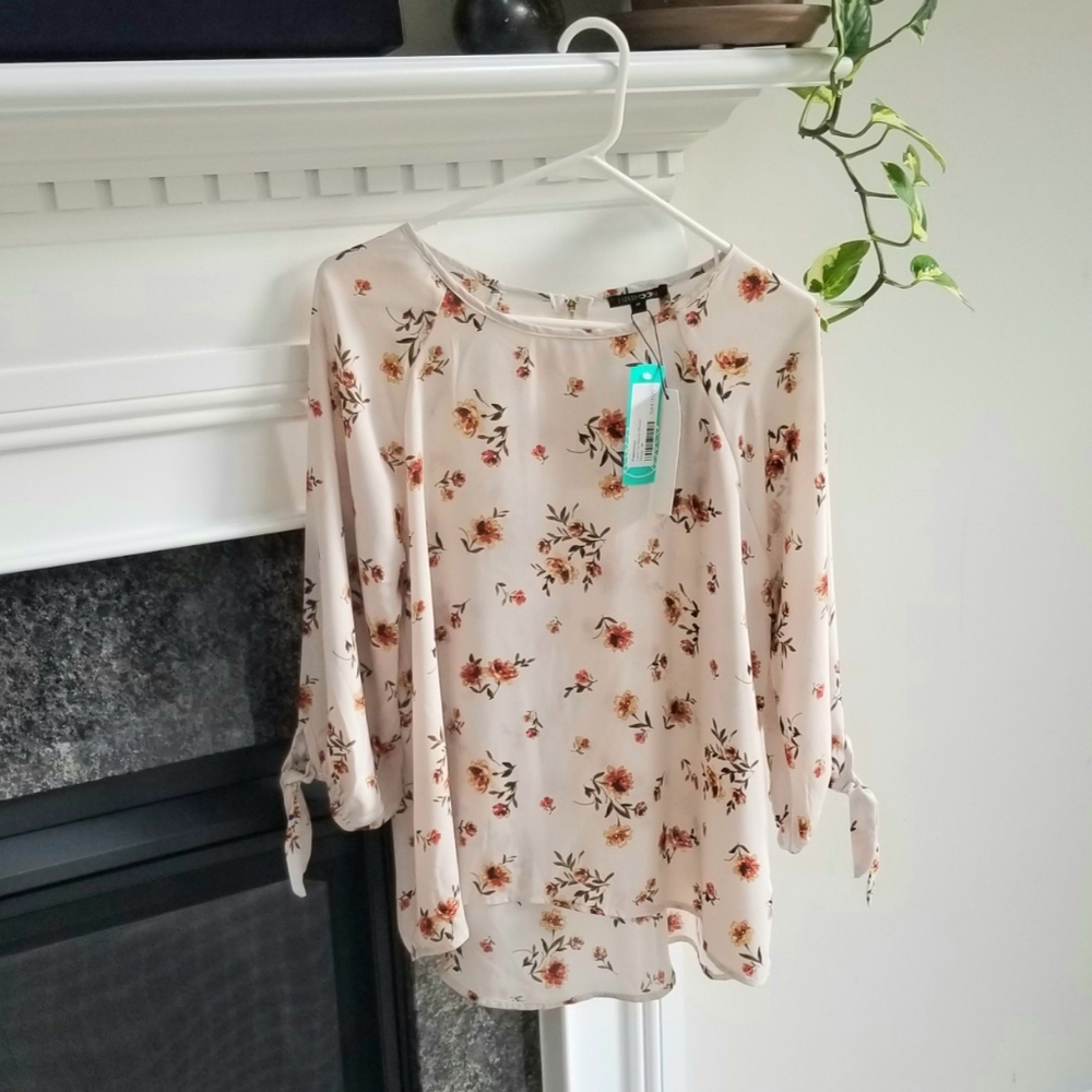 NWT medium - StitchFix Papermoon Larie Tie Sleeve